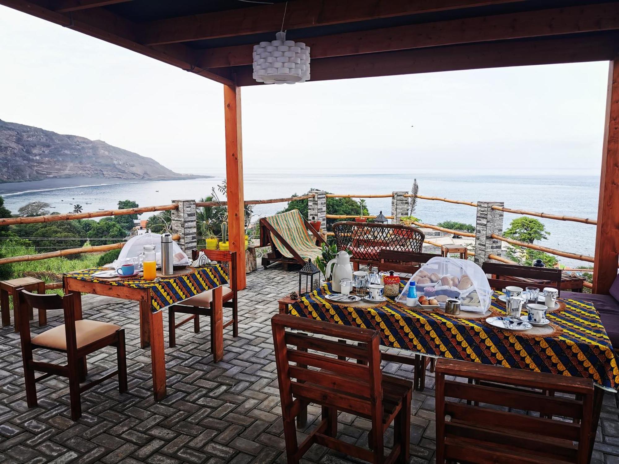 Kaza Ladera Bed and Breakfast Seladinha Exteriör bild